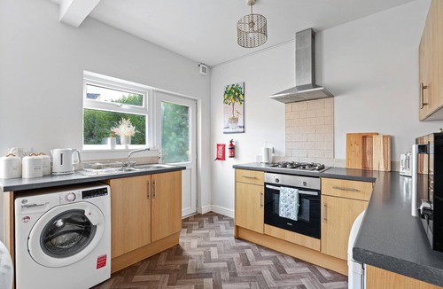 Doncaster House | Stunning Modern Home 4 mins from Racecourse