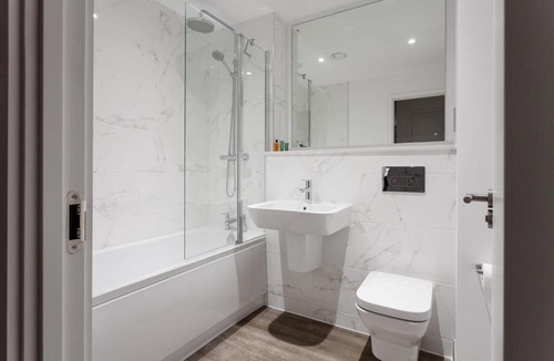 The Westside Apartment | Stunning Modern 1BR Flat in Central Birmingham