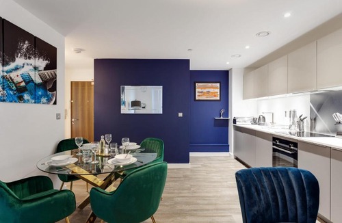 The Westside Apartment | Stunning Modern 1BR Flat in Central Birmingham