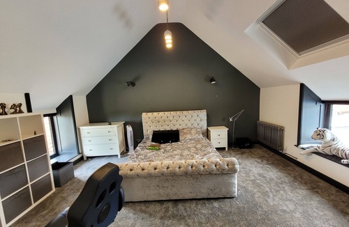 Iron Acton House | Stunning Modern Barn sleep 24 with Hot Tub , Cinema Room and Games Room .