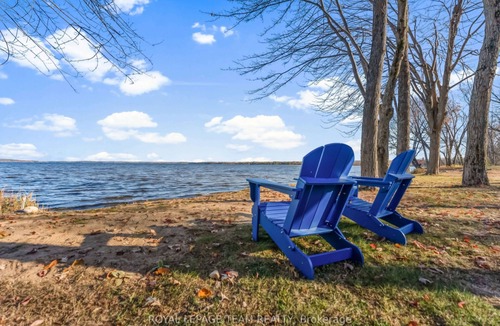 Killaloe Cottage | Stunning Modern Container Home on beautiful Golden Lake.