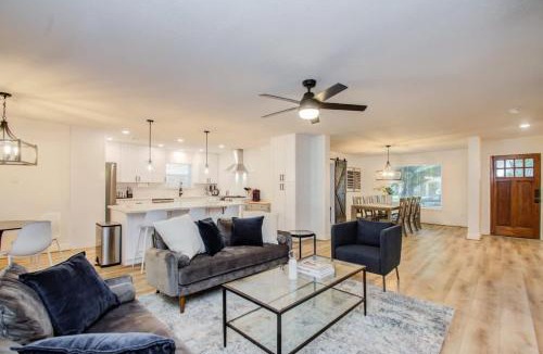 Westbury House | Stunning Modern Dream Home w Pool Grill Foosball