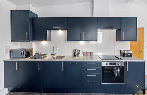 Exeter Apartment | Stunning Modern Exeter Apartment w/balcony