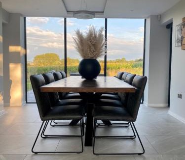 Corston House | Stunning modern home set in beautiful grounds.