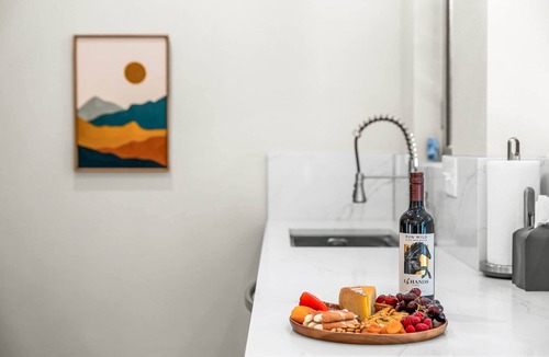 Rainbow Valley Cabin | Stunning Modern Mountain Retreat w/Hot Tub, Fire Pit