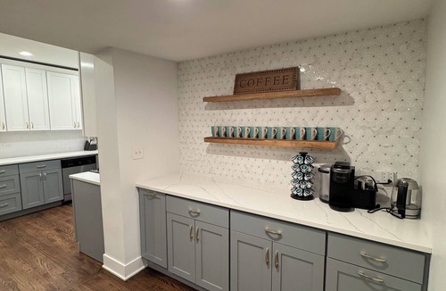 Forest Park House | Stunning Modern & Spacious Sleeps 16 in Forest Park