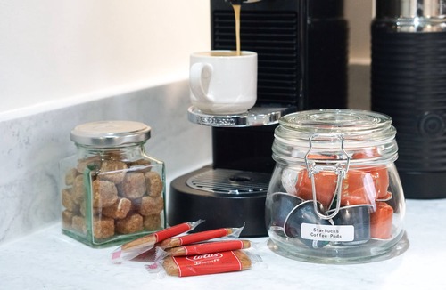 Seafront Apartment | Stunning modern space with harbour views & free parking