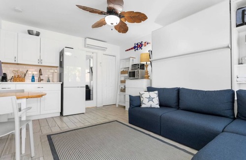 Hollywood Condo | Stunning & Modern Studio by The Beach