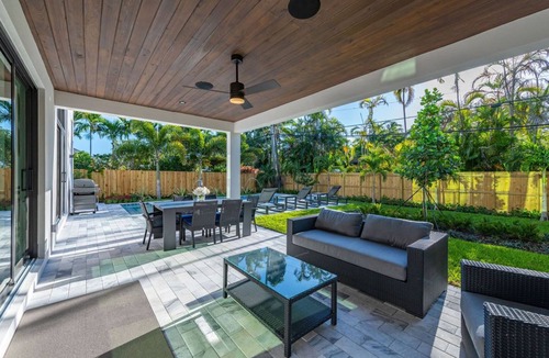 Poinsettia Heights House | Stunning Modern Luxury in Fort Lauderdale w Heated Pool & Spa, Minutes to Beach
