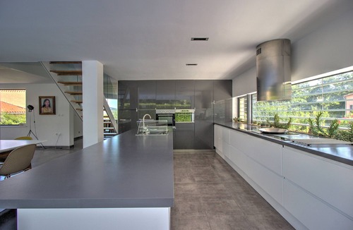 Ceret Villa | Stunning, modern villa, with pool, 15 minutes walk from Céret centre