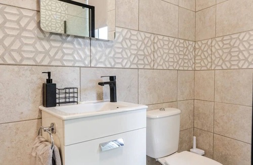 Moseley Apartment | Stunning Moseley Apartment