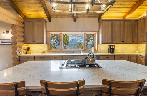 Loghill Village House | Stunning Mountain Home, Breathtaking Views | Trail Access | A/C | STR2025-060