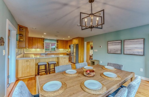 North Woodstock House | Stunning Mountain Retreat