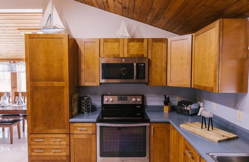 Hall Quarry House | ~ STUNNING MOUNTAIN AND SOUND VIEWS~