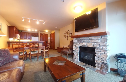 Salt Lake Mountain Resorts Condo | Stunning Mountain Views from Quiet Penthouse Powderhorn Condo