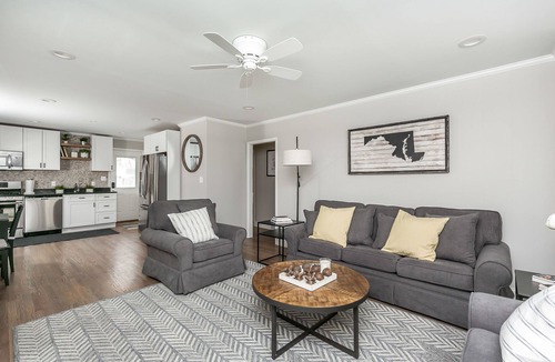 Lutherville Timonium House | * Stunning New Bungalow Perfect for Everyone *