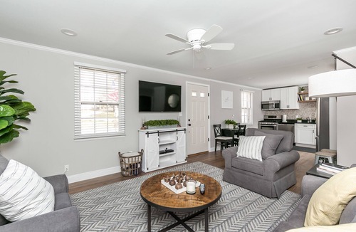 Lutherville Timonium House | * Stunning New Bungalow Perfect for Everyone *