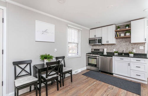 Lutherville Timonium House | * Stunning New Bungalow Perfect for Everyone *