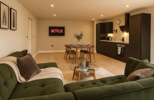 Sheldon Apartment | Stunning NEC apartments - Sleeps 8