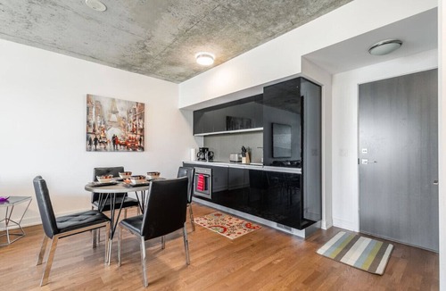 Parkdale Condo | Stunning New 1BR Suite in Trendy Queen West!