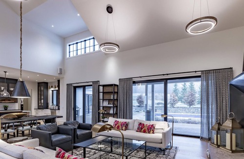 The Blue Mountains House | Stunning new 5 bedroom, 5 bath home on the Escarpment!