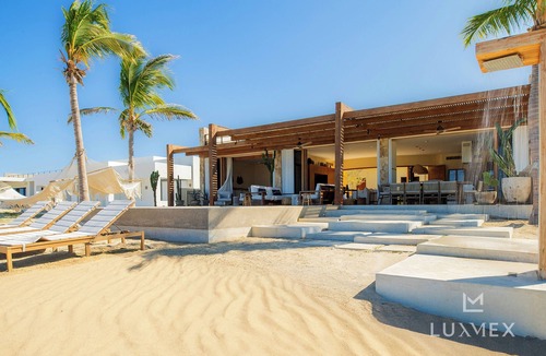 La Ribera Villa | Stunning New Beachfront Villa, staff available upon request