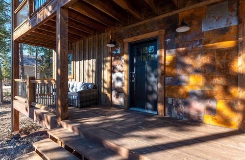 Deadwood Cabin | Stunning New Cabin in Powder House Pass with Hot Tub & Theater Room