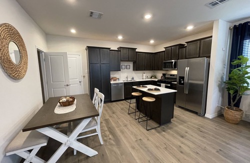 Mesquite House | Stunning new home that has it all! Great Location!
