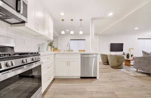 Fullerton House | Stunning & Newly Remodeled Close to Disney