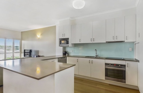 Noosaville Apartment | STUNNING NOOSA RIVER VIEWS