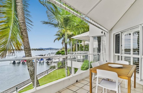 Noosaville Apartment | STUNNING NOOSA RIVER VIEWS