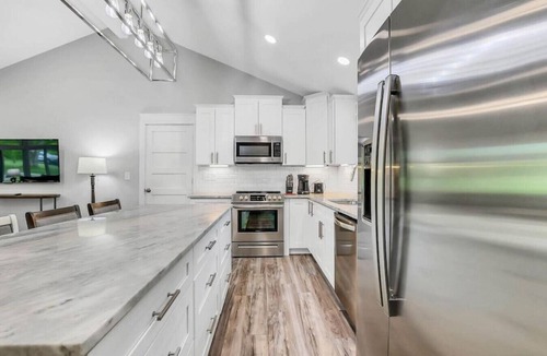 Hendersonville House | Stunning North Nashville Retreat - Visit us at The Bunk House! NEW LISTING