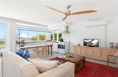 Killcare Heights House | Stunning ocean views and pool