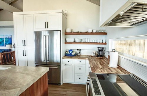 Kahaluu Bay House | Stunning Ocean Front Home