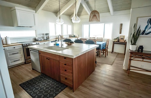 Kahaluu Bay House | Stunning Ocean Front Home