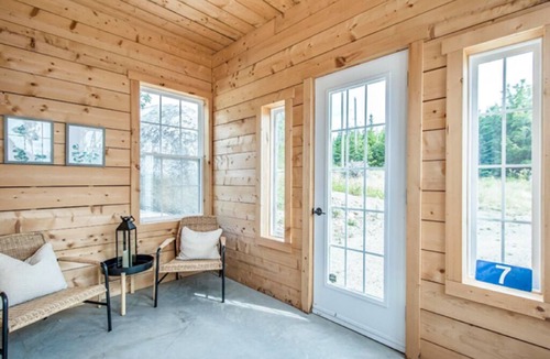 Bayswater Cottage | Stunning Ocean Front cottage, minutes from the beach