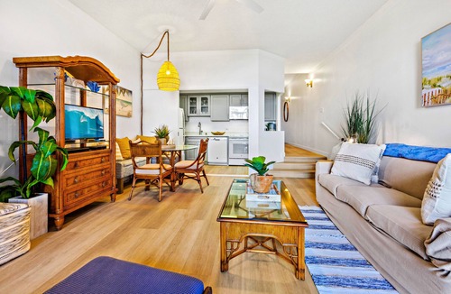 Honokowai Condo | Stunning ocean front condo with sandy beach access