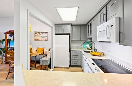 Honokowai Condo | Stunning ocean front condo with sandy beach access