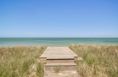 Dionis House | Stunning Ocean View! Beachfront Nantucket Retreat