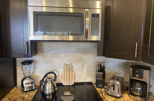 Honokowai Condo | Stunning Ocean Views-Top Floor-2 bedroom/Family friendly- AC throughout!