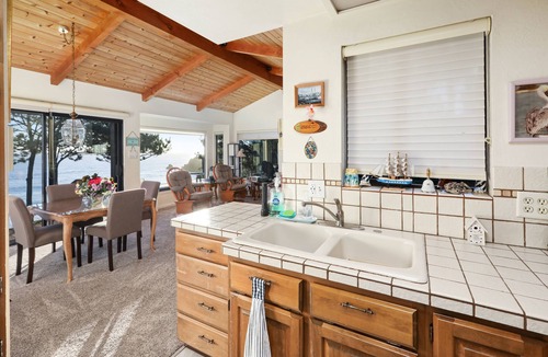 Anchor Bay House | Stunning ocean views!