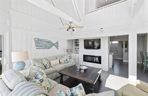 South Beach House | Stunning Oceanfront - Expansive Views - Nightly Sunsets. Near Shops & BHI Club