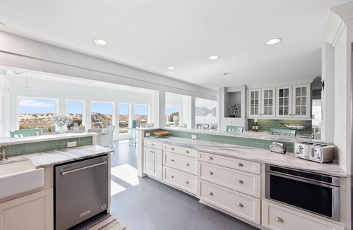 South Beach House | Stunning Oceanfront - Expansive Views - Nightly Sunsets. Near Shops & BHI Club