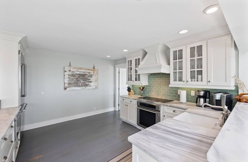 South Beach House | Stunning Oceanfront - Expansive Views - Nightly Sunsets. Near Shops & BHI Club