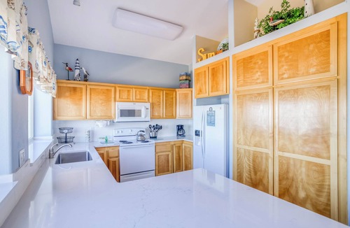 Lincoln Beach House | Stunning Oceanfront with Private Beach Access, Bonus Room, & Hot Tub