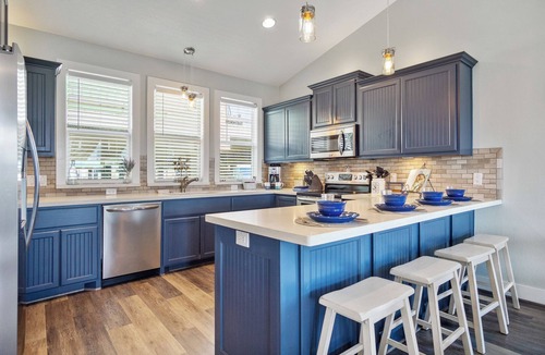 Crystal Beach House | Stunning Oceanviews | Luxe | Dog Run | Tiki Bar
