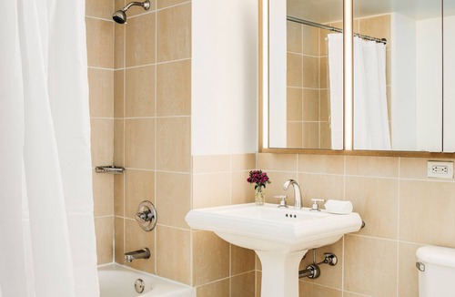 Downtown San Francisco Apartment | Stunning One Bedroom in Luxury SoMa Building