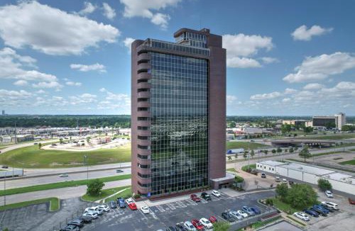Tulsa Apartment | Stunning One Bedroom Penthouse with City Views