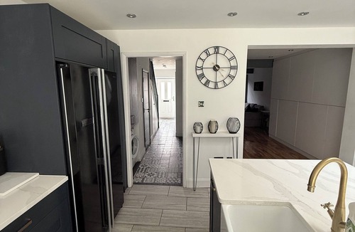 Ponders End House | Stunning Open Plan 3- bedroom house