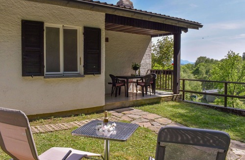 Monteceneri House | Stunning private villa for 5 guests with WIFI, TV, patio, pets allowed and panoramic view